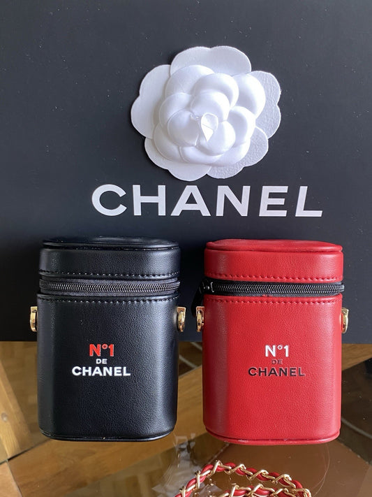 CHANEL BEAUTÈ Makeup- cosmetic bag, iPods Holder Black Leather Vip Gifts