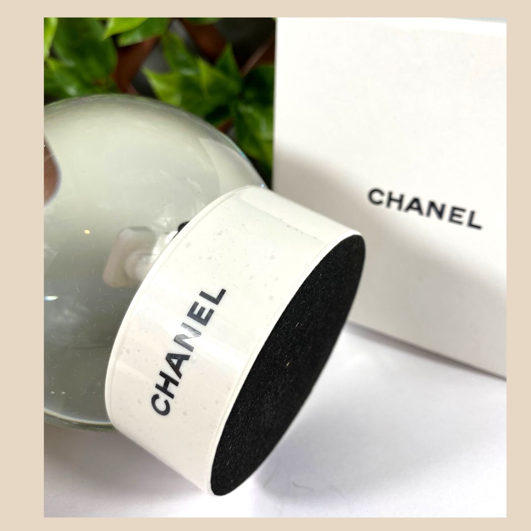 New Chanel snow globe, Schneekugel Mit Carmelia und Geschenkverpackung Vip Gift