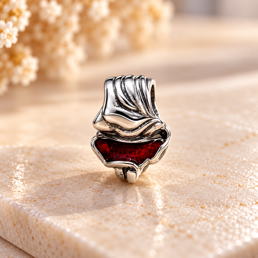 Queen of Hearts Charm Bead – Red Enamel Silver Tone Fairy Tale Character Charm, Pink Heart Details, Bracelet Jewellery Gift for Her