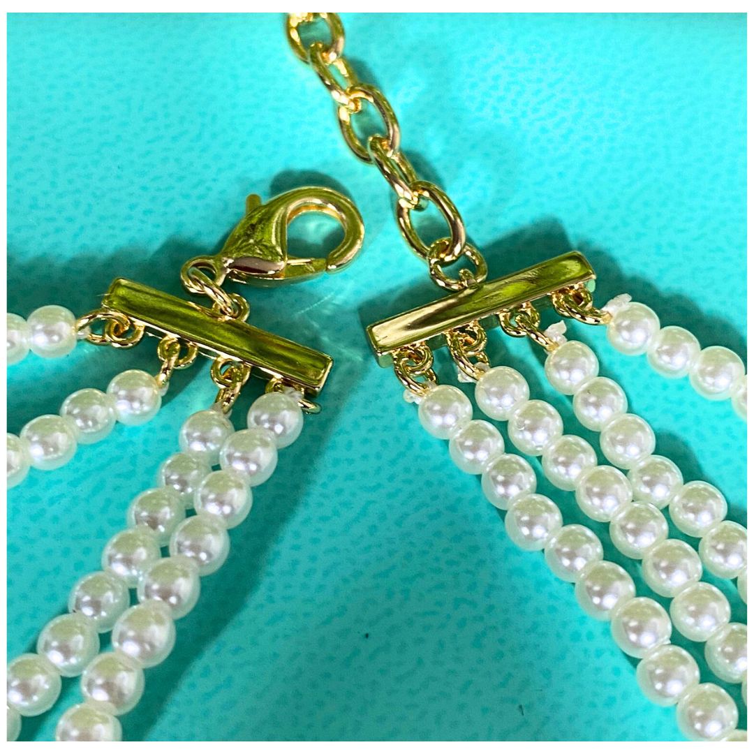 Three pieces, Luxury Jewelry, Pearl Necklace, Bracelet and Earrings