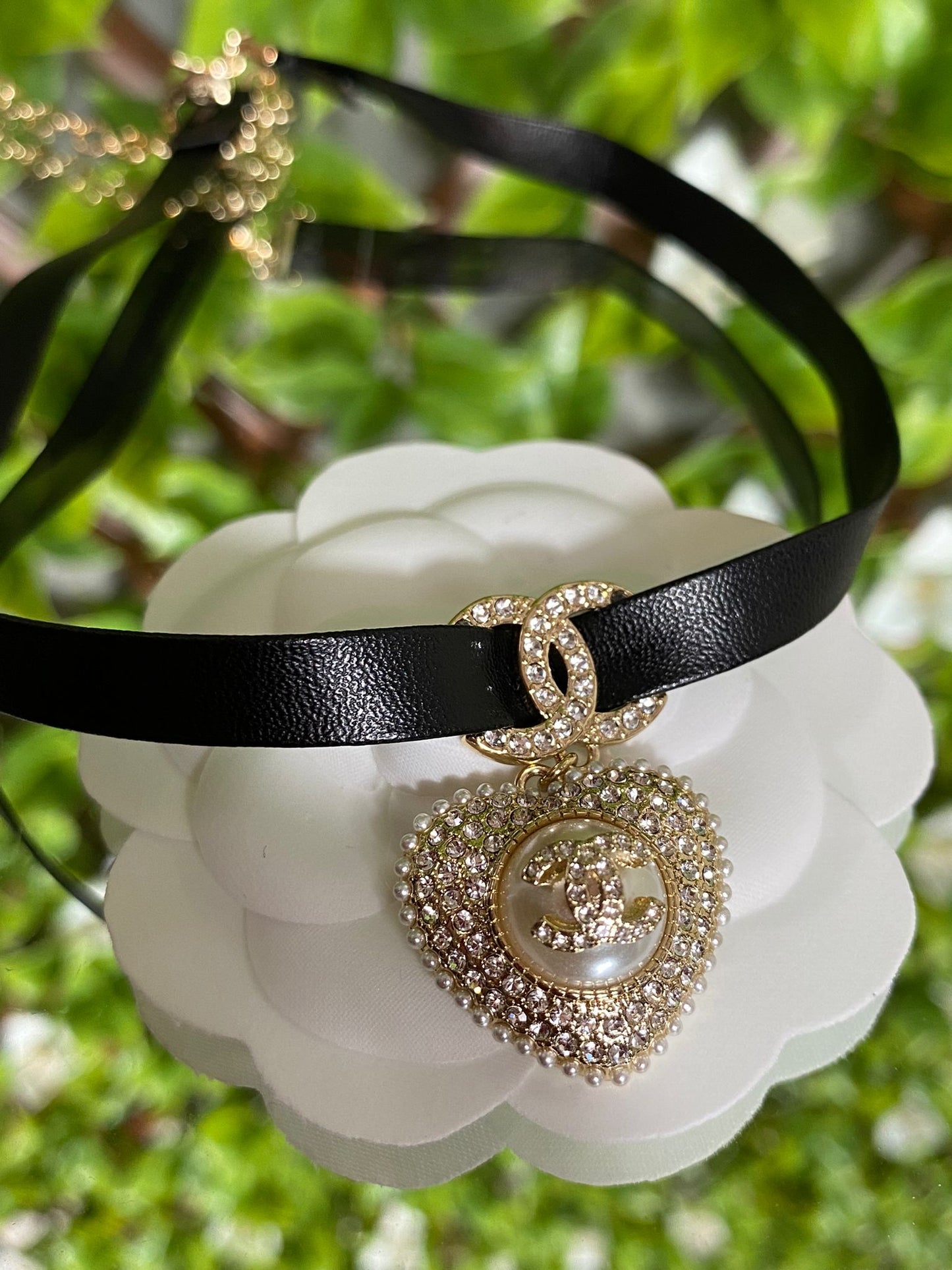 Vintage heart necklace choker with pearls