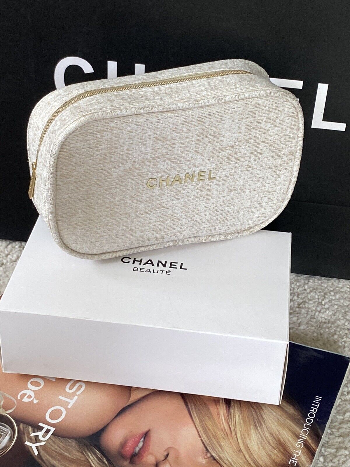 CHANEL BEAUTÉ cosmetic bag- Makeup Bag- Limited Ediction Gold Bag