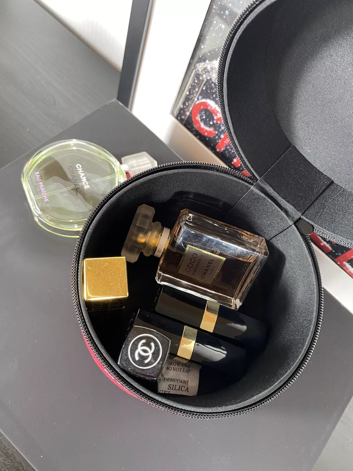 Chanel BEAUTÉ Jewellery Red Flowe Box, Travel Bag, Makeup Bag