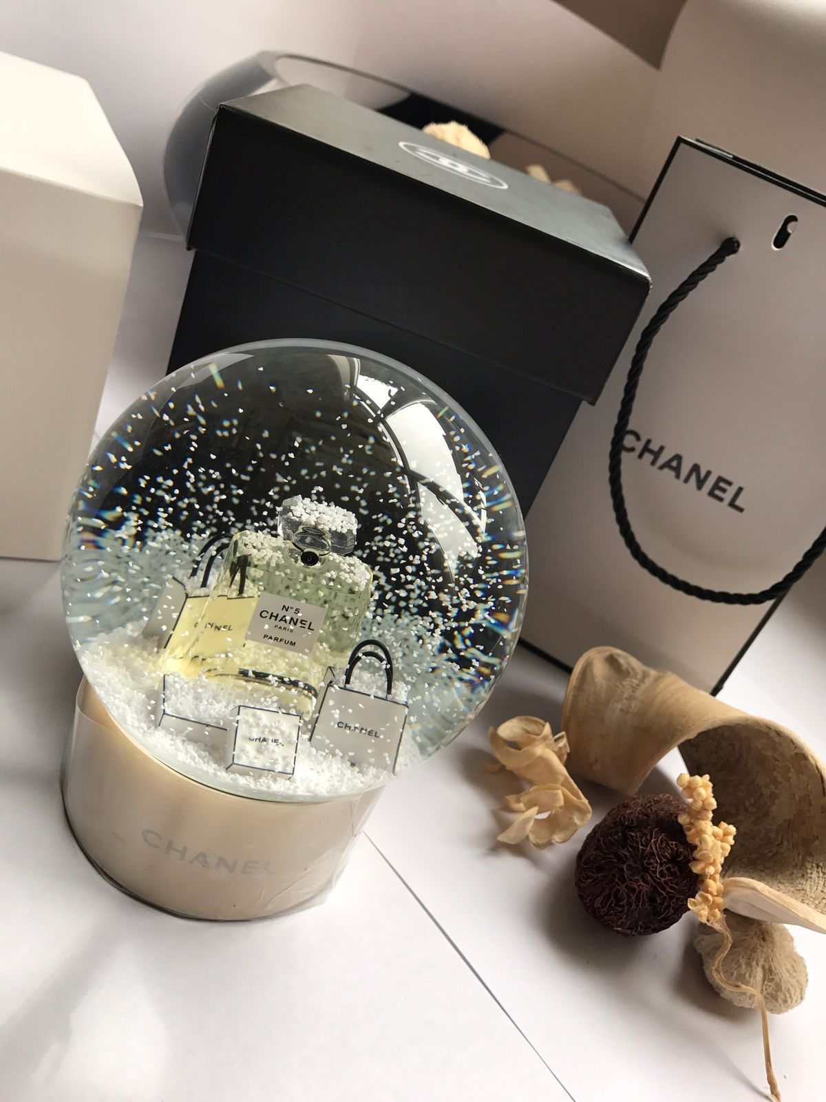 Chanel N°5 Perfume Snow Globe