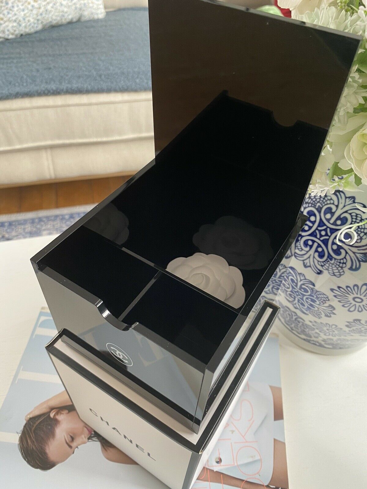 Neu Chanel Wattepads Makeup Box Organizer, Lipstick