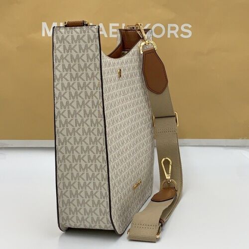 Michael Kors@ Signature Large Messenger Crossbody Bag Vanilla 35F8GTVM7B