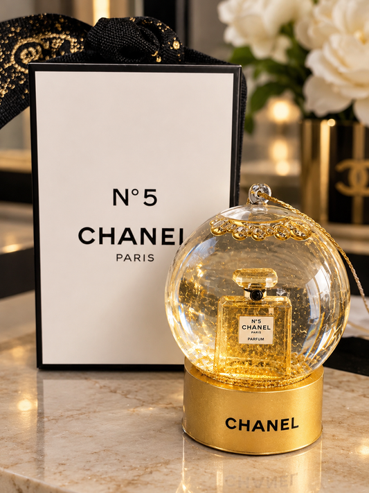 CHANEL N°5 Gold Christmas Tree Ornament – Luxury Mini Snow Globe Bauble, Elegant Hanging Xmas Decoration, Designer Perfume Bottle Collectible, Festive Home Décor & Gift for Her