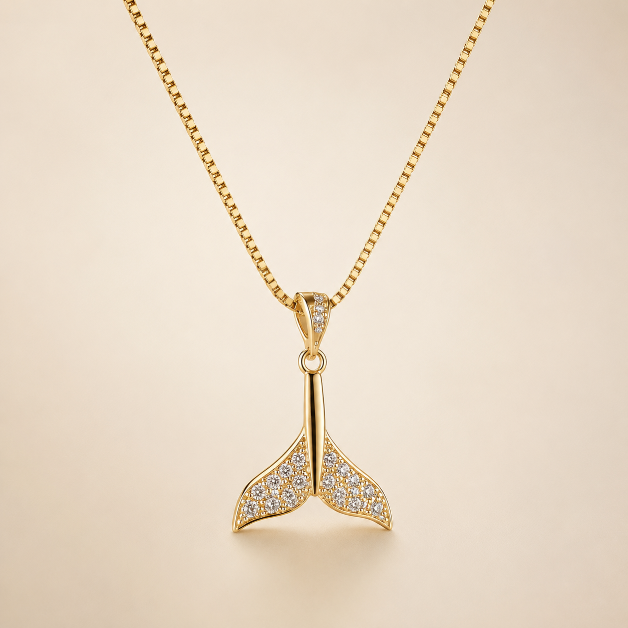 18K Gold-Plated Whale Tail Necklace with Zirconia – Elegant Ocean-Inspired Pen