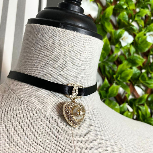 Vintage heart necklace choker with pearls