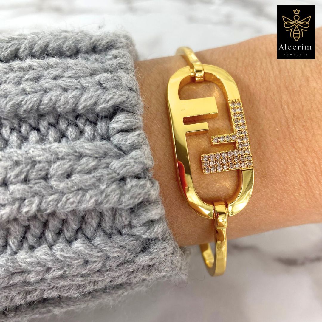 F Letter Armband in ovaler Form. 18k gold plated