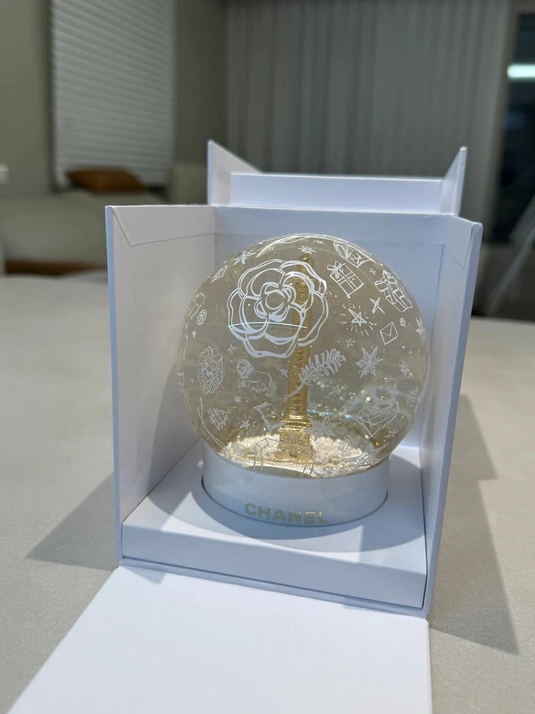 2025CHANEL Beaute Limited Edition Holiday Snow Globe new -