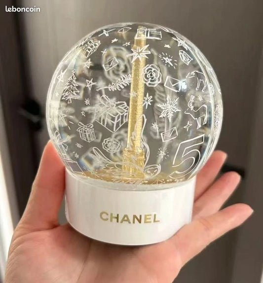 CHANEL Beauté Limited Edition Holiday Snow Globe – Exclusive Gold Tower Collectible