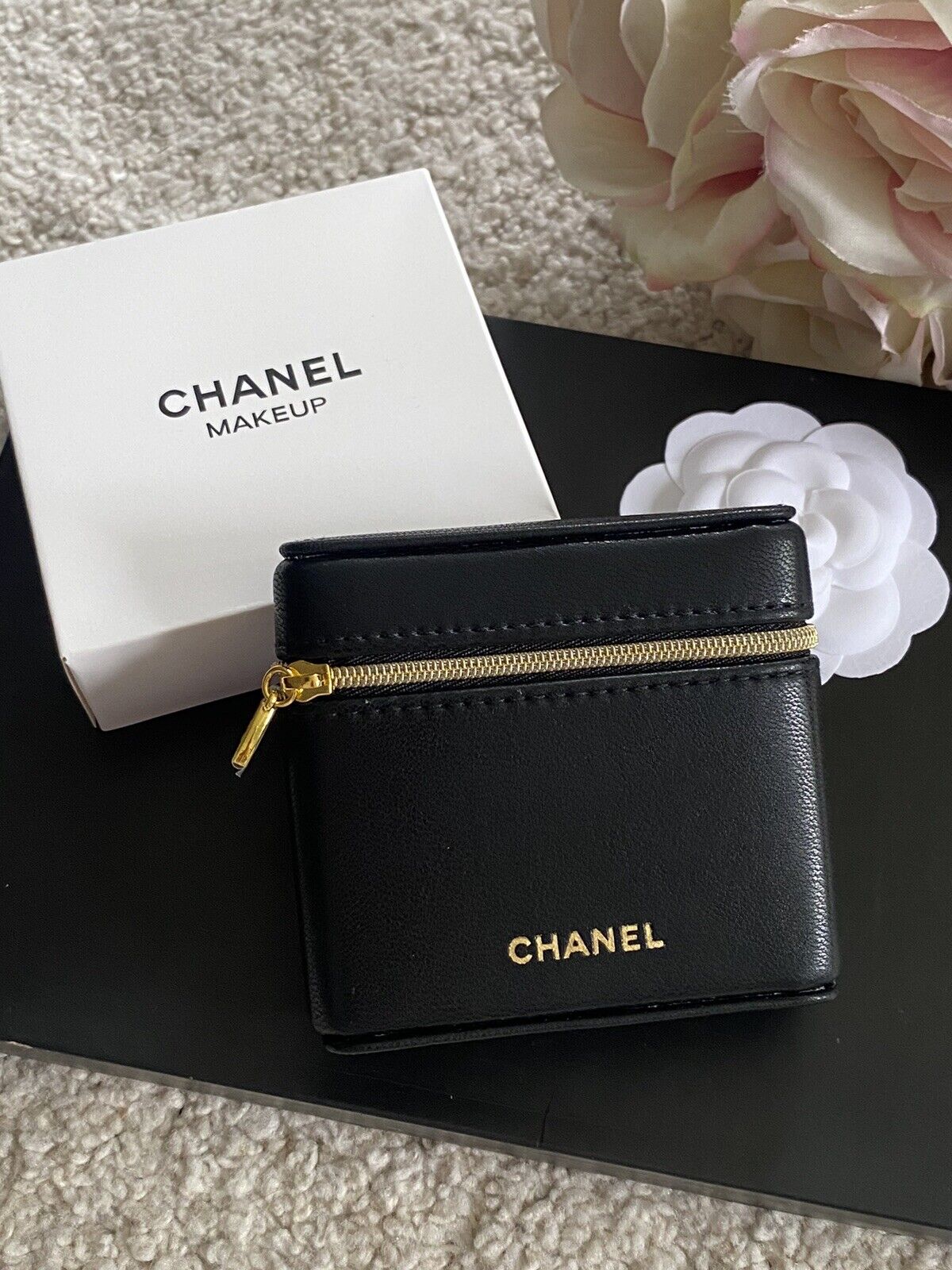 Chanel Beautè Makeup Kosmetik Bag Limitiert Edition ( Lipstick NOT INCLUDED)