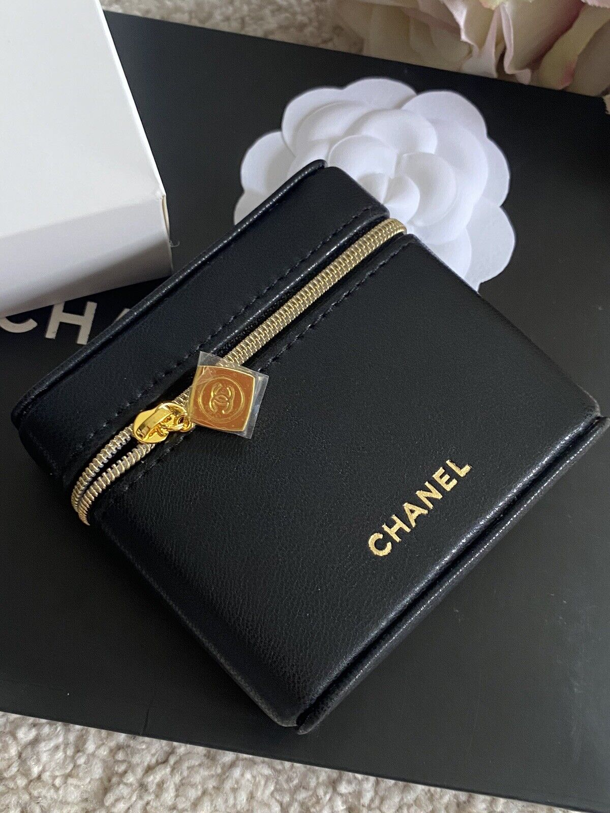 Chanel Beautè Makeup Kosmetik Bag Limitiert Edition ( Lipstick NOT INCLUDED)