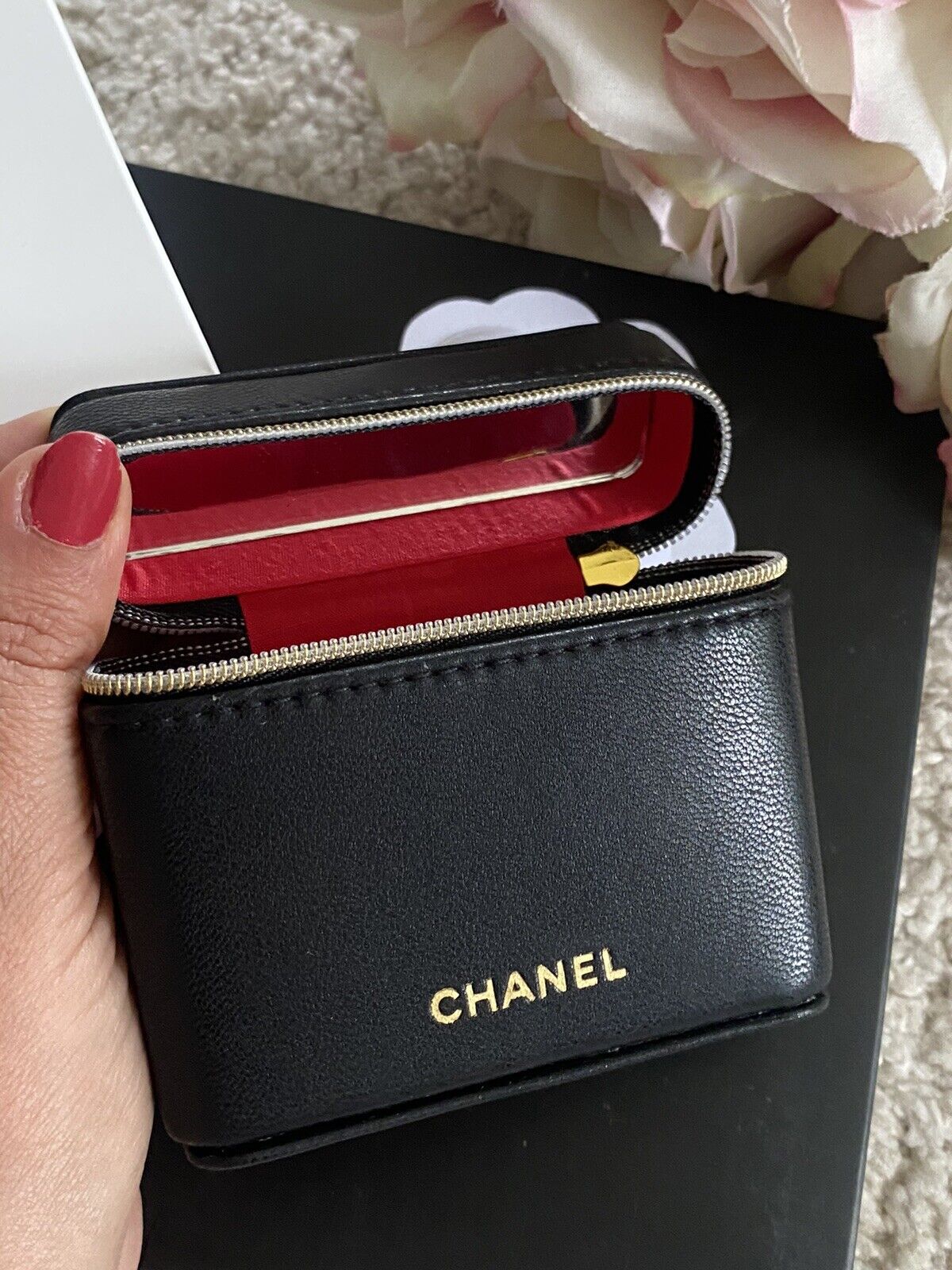 Chanel Beautè Makeup Kosmetik Bag Limitiert Edition ( Lipstick NOT INCLUDED)